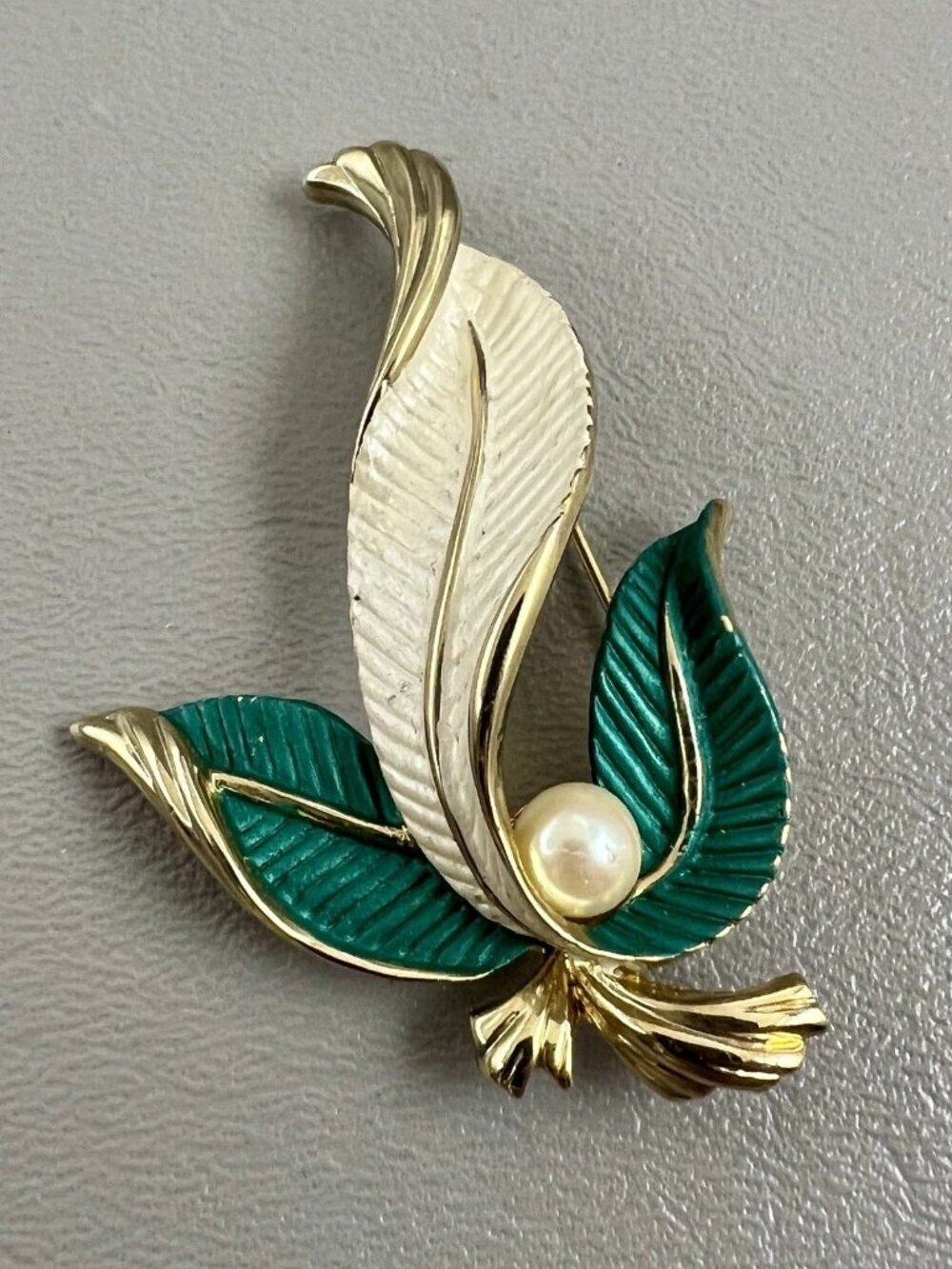 Vintage Gold Tone White Green Leaf Brooch Faux Pearl Floral Pin 2" Safety Clasp